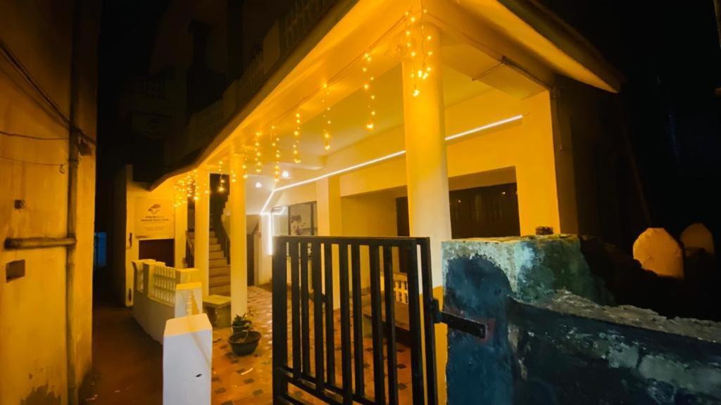 Packbag Beach Hotel Kovalam Kültér fotó